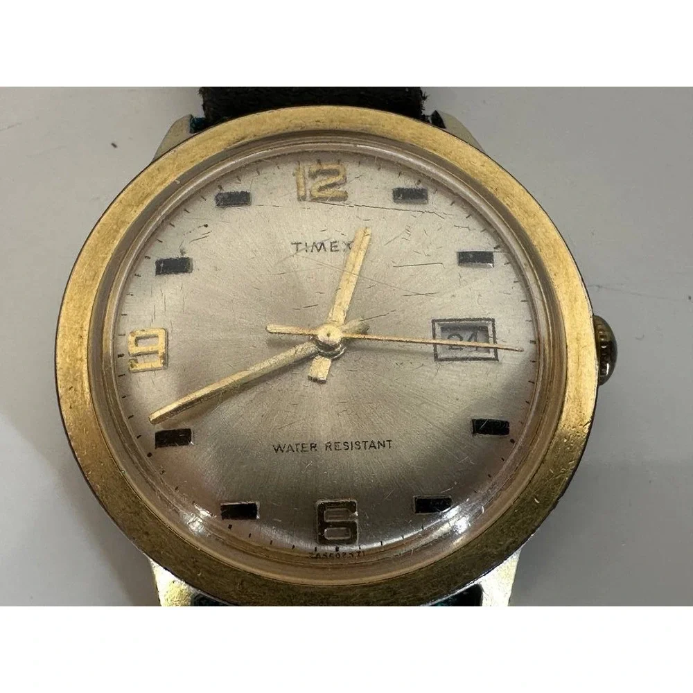 Vintage Timex Gold Tone Water Resistant Watch Date Window‎ 039/1 (8)
